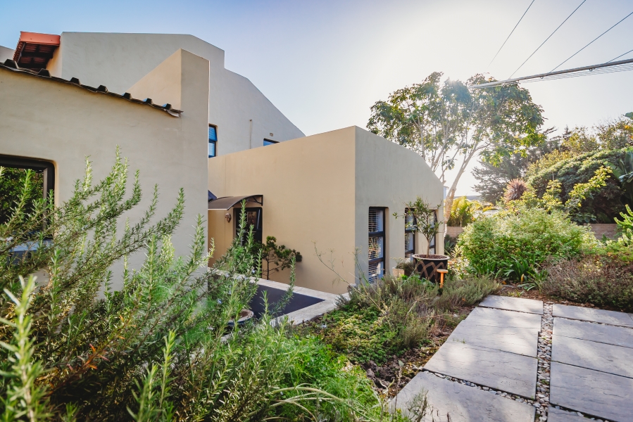 3 Bedroom Property for Sale in Herolds Bay Western Cape